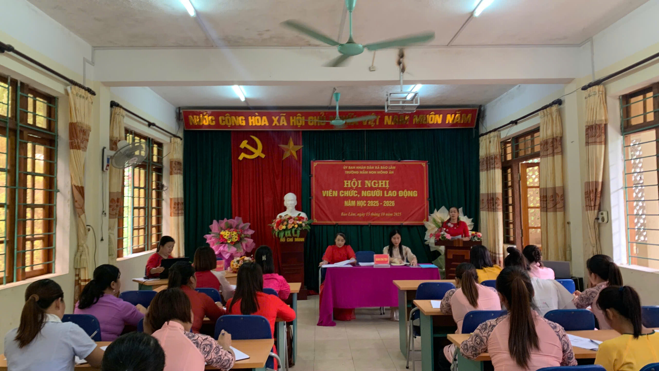 Toàn cảnh hội nghi