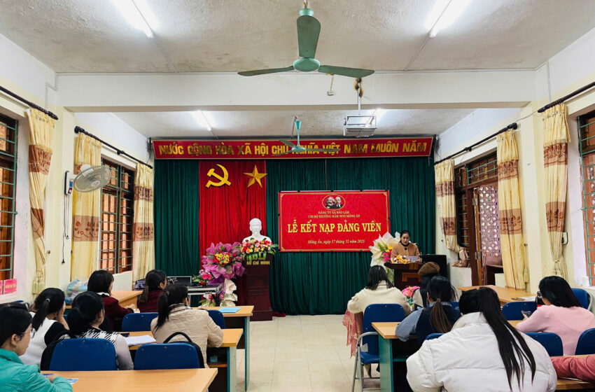  LỄ KẾT NẠP ĐẢNG VIÊN MỚI